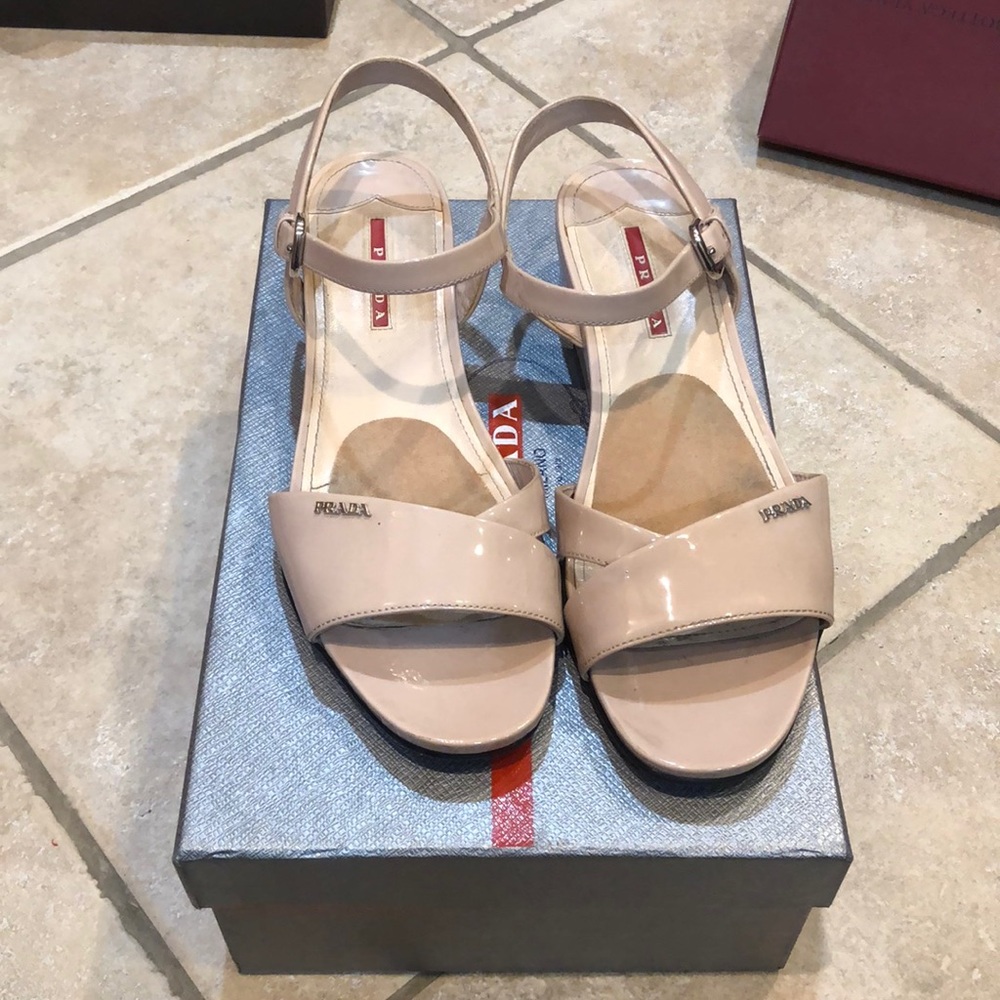 Prada Vernice Sandals Beige size 41 1/2